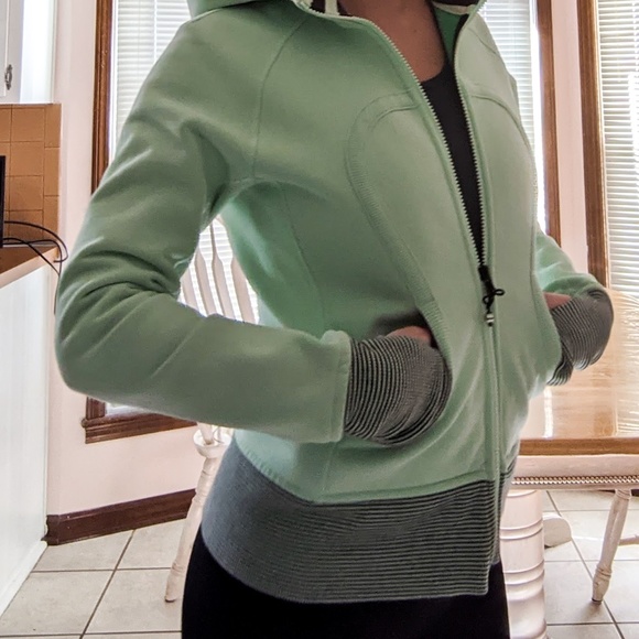 Lululemon women's scuba hoodie (size 6) - Picture 4 of 8